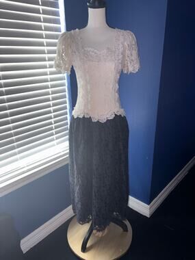 1980s Cachet Black & Cream Lace Dress – Size 9/10 – Great Vintage Condition